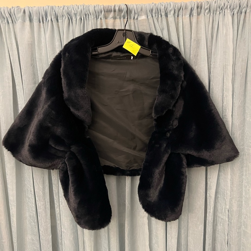 Caracilia black shoulder wrap